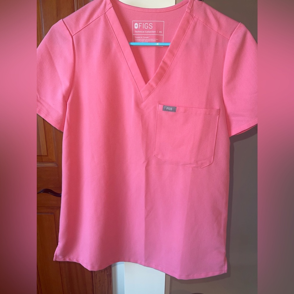 FIGS Catarina One Pocket Scrub Top- Pink